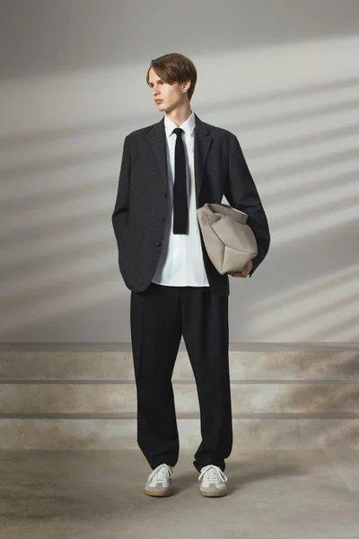 Look 18